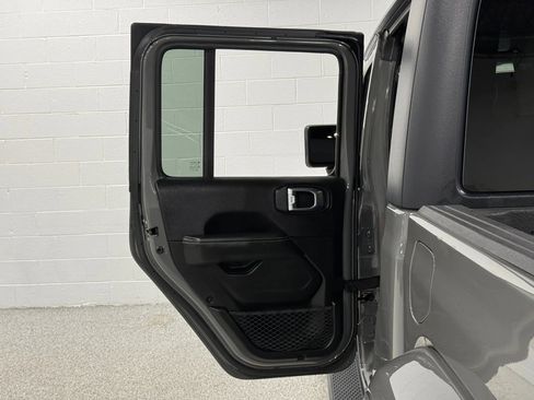 Used 2021 Jeep Gladiator Overland w/ Popular Equipment Package image 59