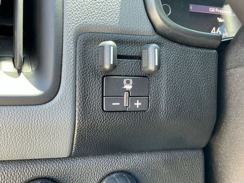 Used 2019 Chevrolet Colorado Z71 AWD/4WD image 22