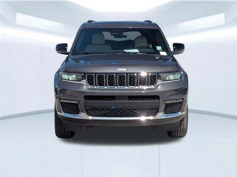 Used 2025 Jeep Grand Cherokee L Limited RWD image 10