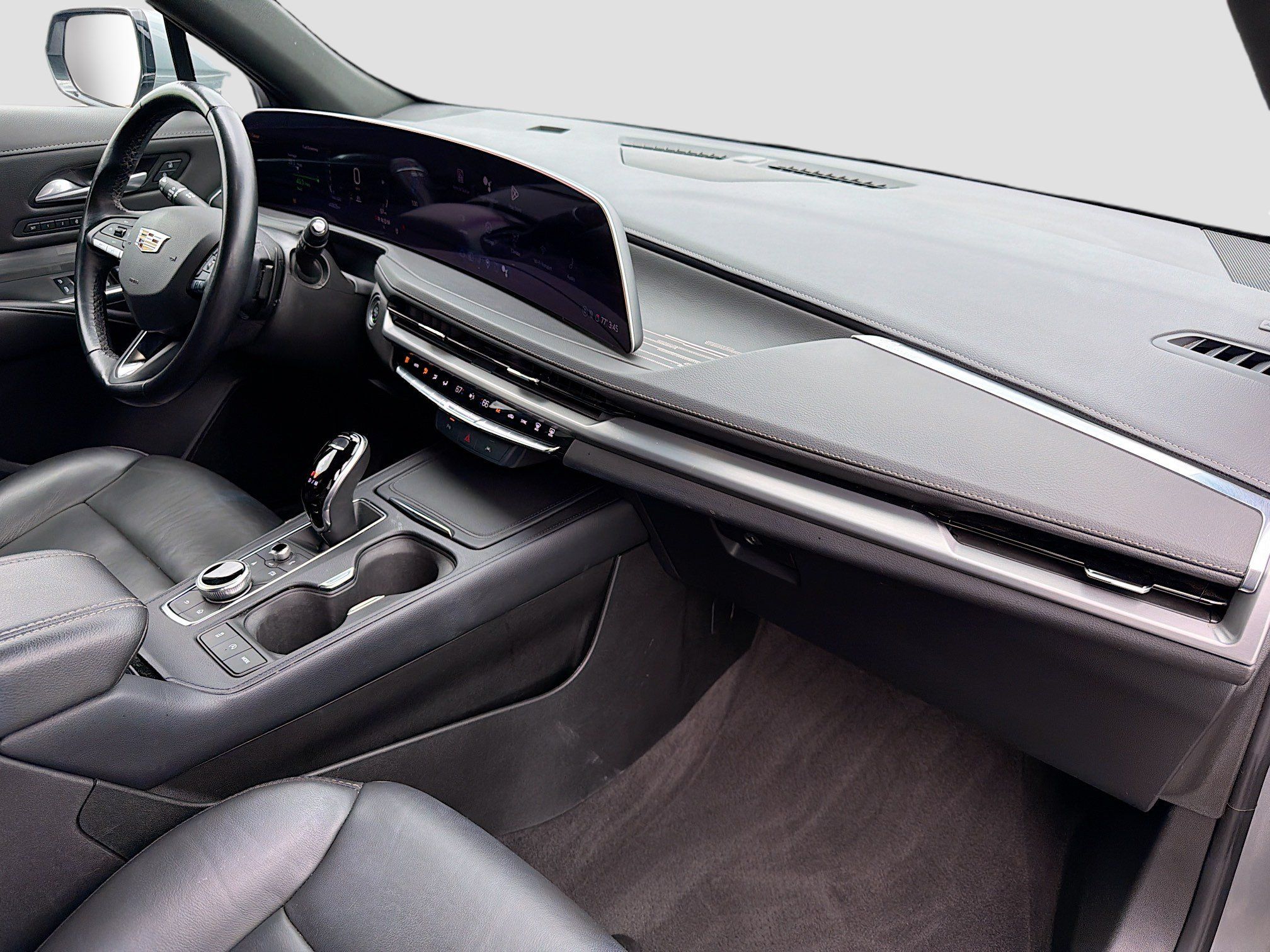 Certified 2025 Cadillac XT4 Premium Luxury FWD image 28