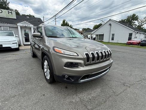 Used 2016 Jeep Cherokee Limited AWD/4WD image 9