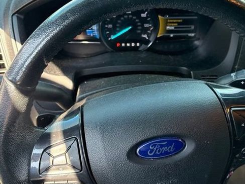 Used 2017 Ford Explorer XLT w/ Equipment Group 202A FWD image 13
