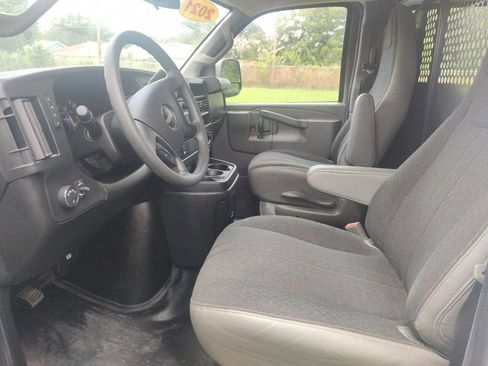 Used 2021 GMC Savana 2500 w/ Driver Convenience Package image 12