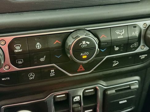 Used 2020 Jeep Wrangler Unlimited Sport AWD/4WD image 19