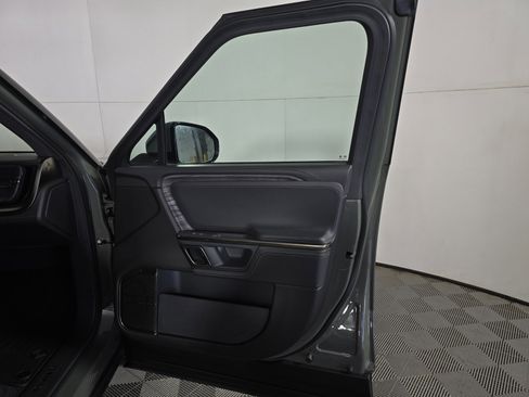Used 2022 Rivian R1S Launch Edition image 18