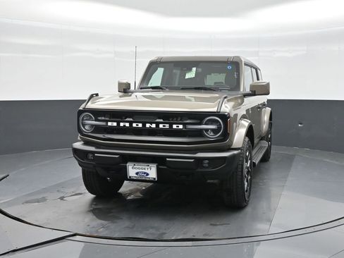 New 2026 Ford Bronco Outer Banks image 17