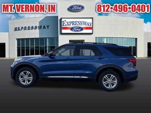 Used 2023 Ford Explorer XLT w/ Equipment Group 202A AWD/4WD image 9