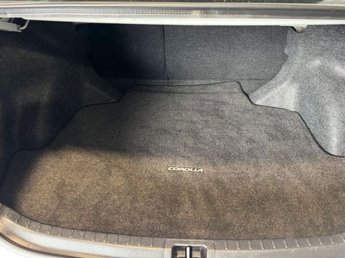 Used 2019 Toyota Corolla SE w/ SE Premium Package FWD image 15