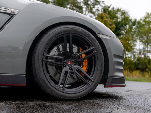 Used 2014 Nissan GT-R Black Edition image 15