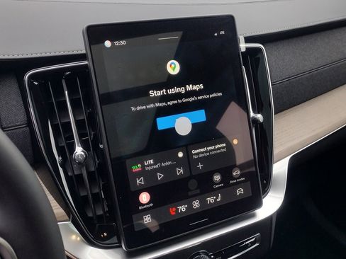 New 2026 Volvo XC90 B6 Plus w/ Protection Package image 16