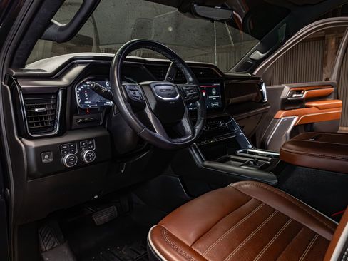 Used 2024 GMC Sierra 3500 Denali Ultimate image 17