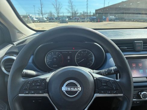 Used 2025 Nissan Versa SV FWD image 32