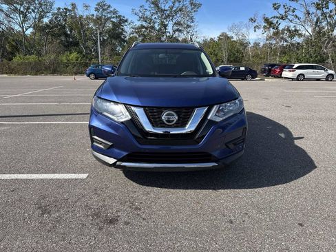 Used 2018 Nissan Rogue SV image 9
