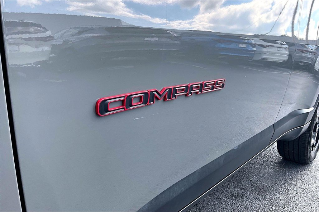 Used 2023 Jeep Compass Trailhawk AWD/4WD image 8