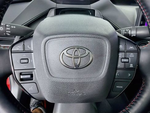 Used 2023 Toyota Prius Prime Premium FWD image 16