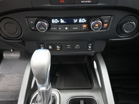 Used 2022 Nissan Frontier SV RWD image 26