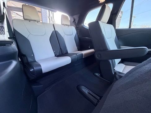 Used 2025 Lexus TX 500h AWD w/ Technology Package image 14