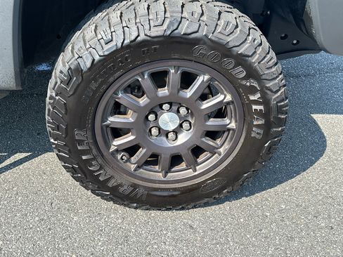 Used 2020 Chevrolet Colorado ZR2 w/ Colorado ZR2 Bison Edition AWD/4WD image 30