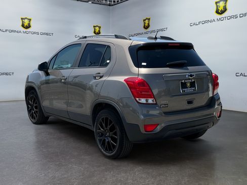 Used 2021 Chevrolet Trax LT w/ Sport Edition FWD image 3