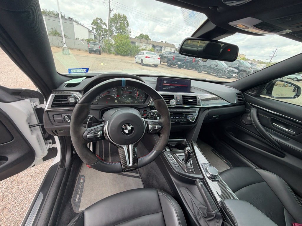 Used 2018 BMW M4 Coupe w/ Competition Package RWD image 10