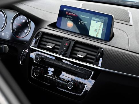 Used 2018 BMW M2 image 20