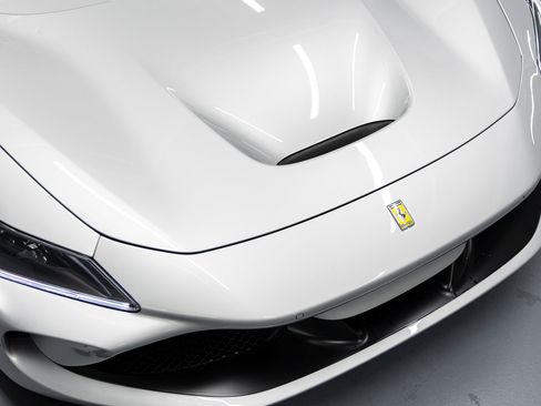 Used 2022 Ferrari F8 Tributo image 11