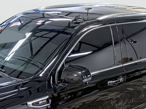 Used 2022 GMC Yukon Denali w/ Denali Ultimate Package AWD/4WD image 9