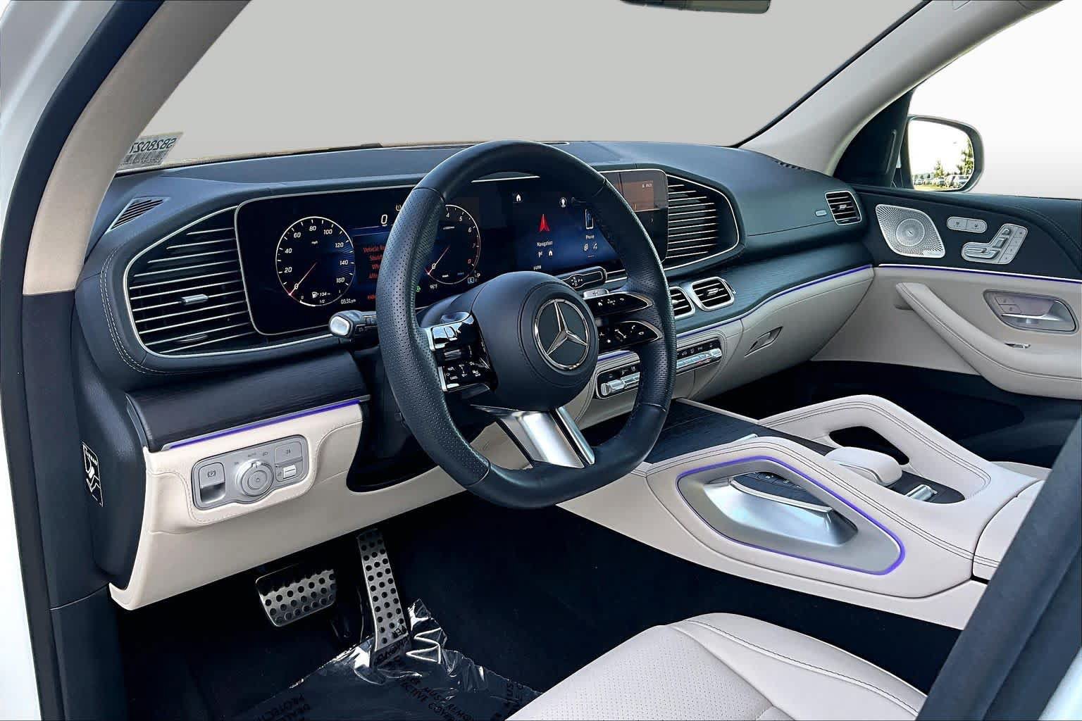 Used 2025 Mercedes-Benz GLS 450 4MATIC image 16