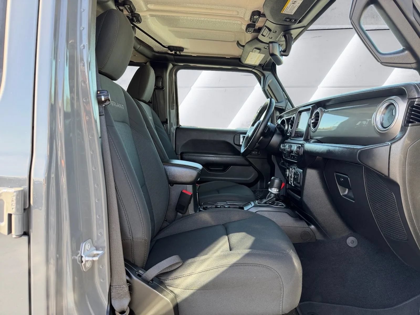 Used 2020 Jeep Gladiator Overland AWD/4WD image 10