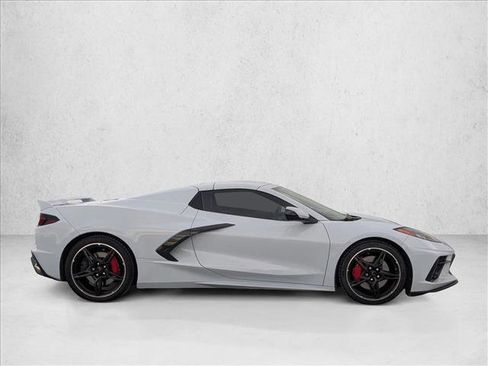 Used 2022 Chevrolet Corvette Stingray Convertible w/ Z51 Performance Package RWD image 4