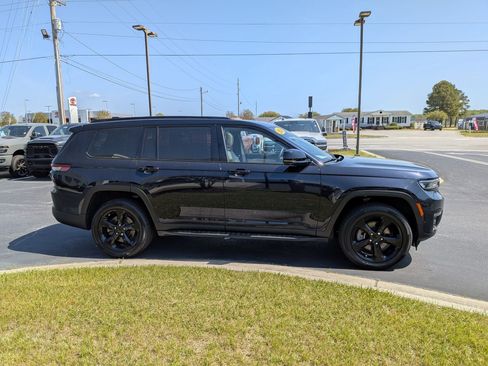 Certified 2024 Jeep Grand Cherokee L Limited w/ Luxury Tech Group II image 4