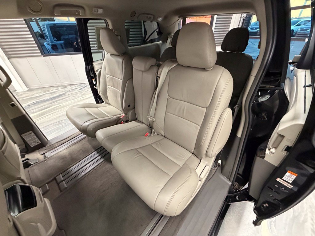 Used 2016 Toyota Sienna XLE w/ XLE Navigation Package FWD image 9