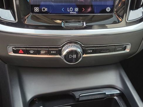 Used 2024 Volvo S60 B5 Core image 33