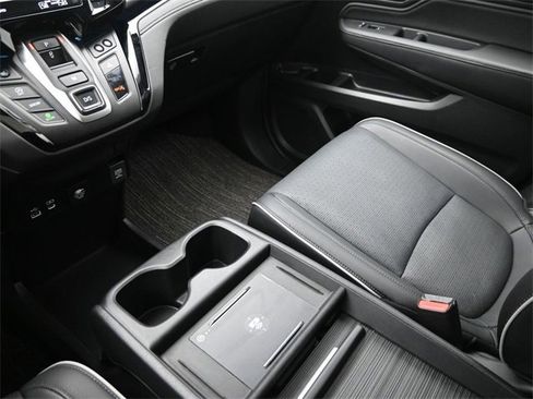 Used 2025 Honda Odyssey Elite image 33