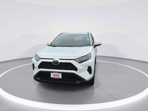 Used 2021 Toyota RAV4 LE AWD/4WD image 3