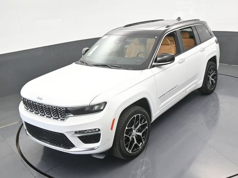 New 2025 Jeep Grand Cherokee Summit image 52