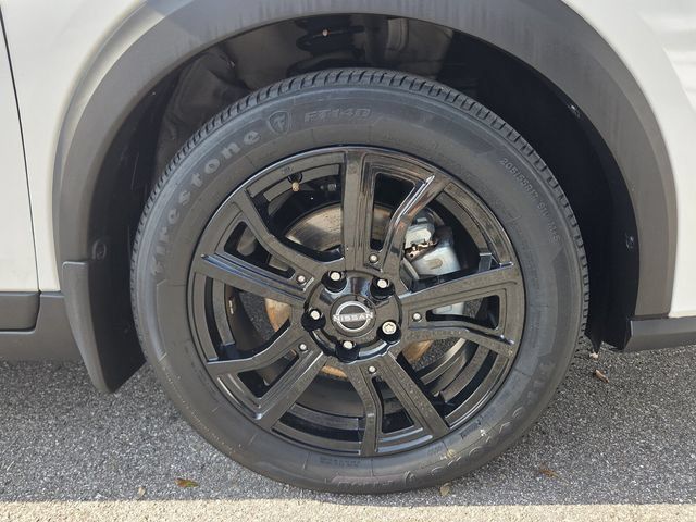 Used 2023 Nissan Kicks SR w/ SR Premium Package FWD image 11