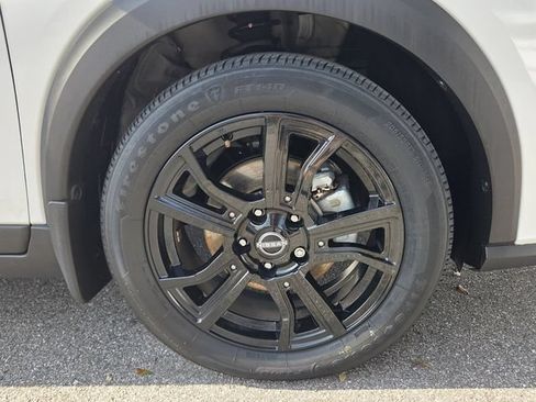 Used 2023 Nissan Kicks SR w/ SR Premium Package FWD image 11