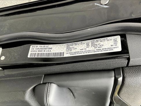 New 2025 Jeep Grand Cherokee Altitude image 12