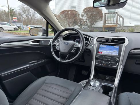 Used 2019 Ford Fusion SE AWD/4WD image 31