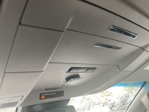 Used 2019 Chevrolet Suburban LT w/ Luxury Package image 13