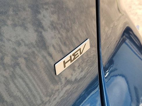 Used 2024 Kia Niro EX FWD image 25