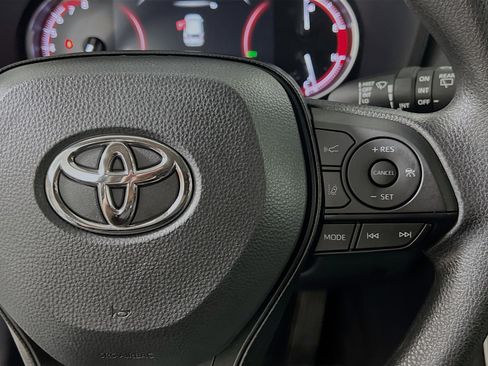 Used 2025 Toyota RAV4 XLE image 20