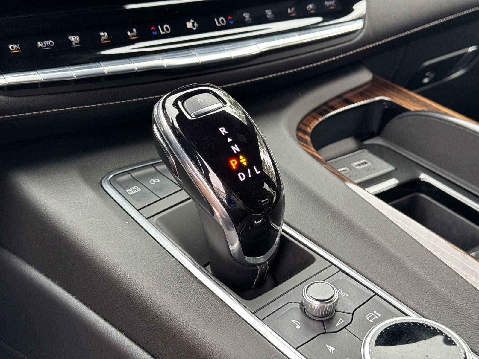 Used 2023 Cadillac Escalade Luxury RWD image 22
