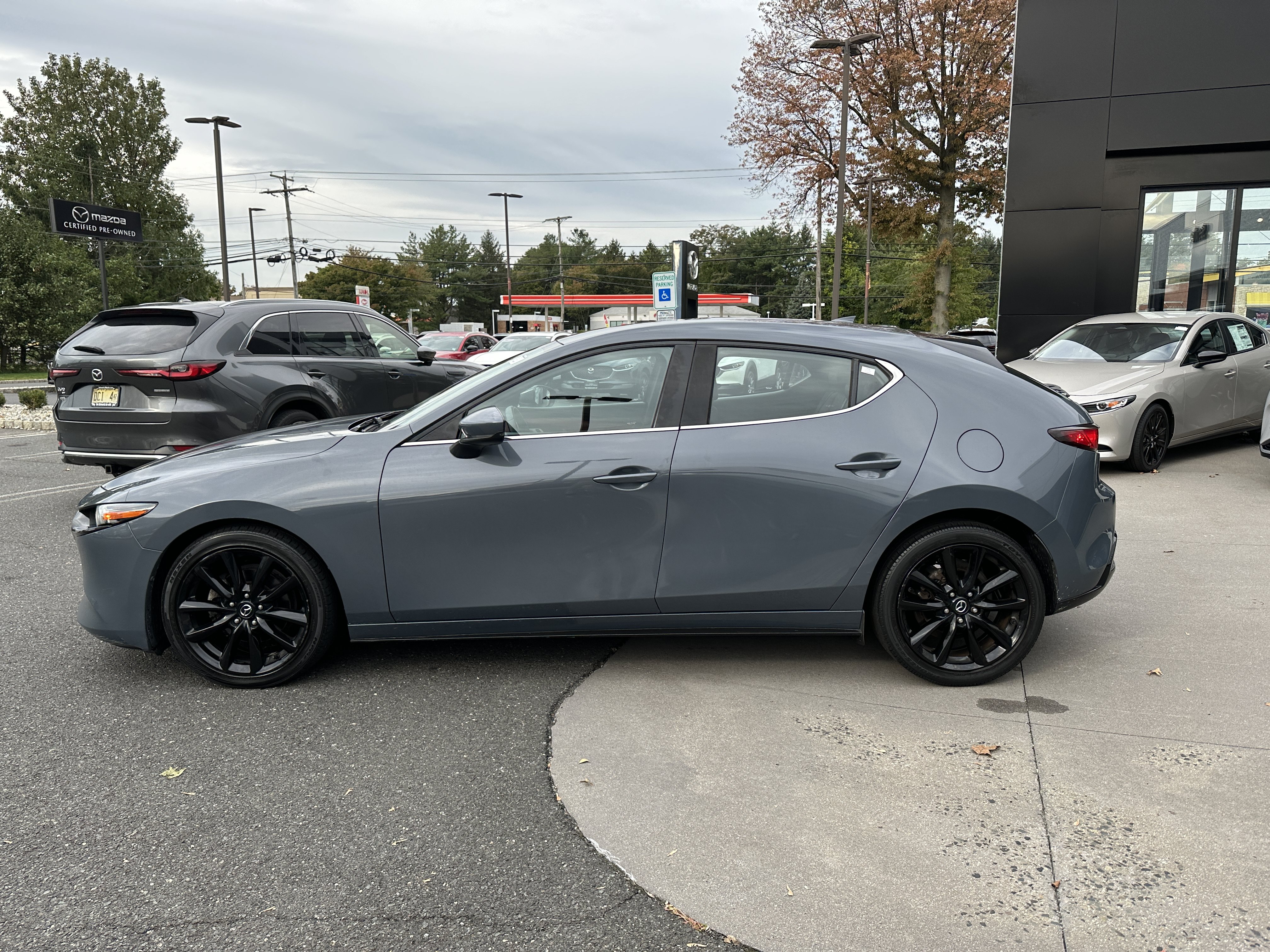 Used 2019 MAZDA MAZDA3 AWD Hatchback w/ Premium Pkg image 3