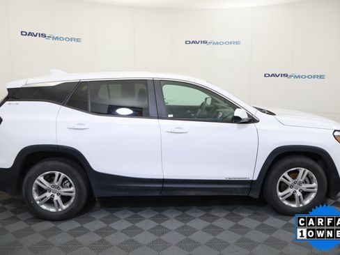 Used 2024 GMC Terrain SLE FWD image 5