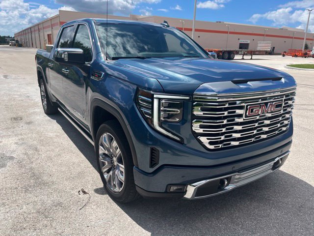 Used 2024 GMC Sierra 1500 Denali AWD/4WD image 3
