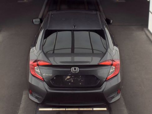 Used 2018 Honda Civic EX image 5