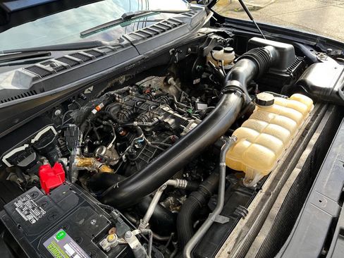 Used 2018 Ford F150 Raptor w/ Equipment Group 802A Luxury image 9