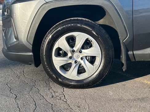 Used 2021 Toyota RAV4 LE image 25